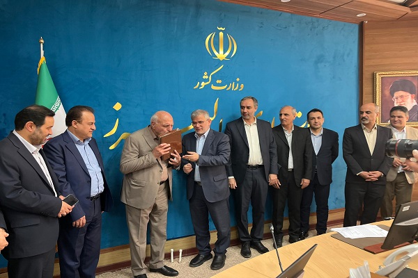 نشست رئیس اتاق اصناف ایران و هیات رئیسه اتاق اصناف مرکز استان با استاندار البرز 
