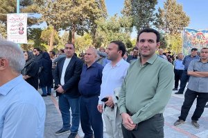تجدید میثاق اتاق اصناف البرز با خون شهدا؛ گلباران مزار مطهر شهدا در آستان امامزاده محمد (ع)